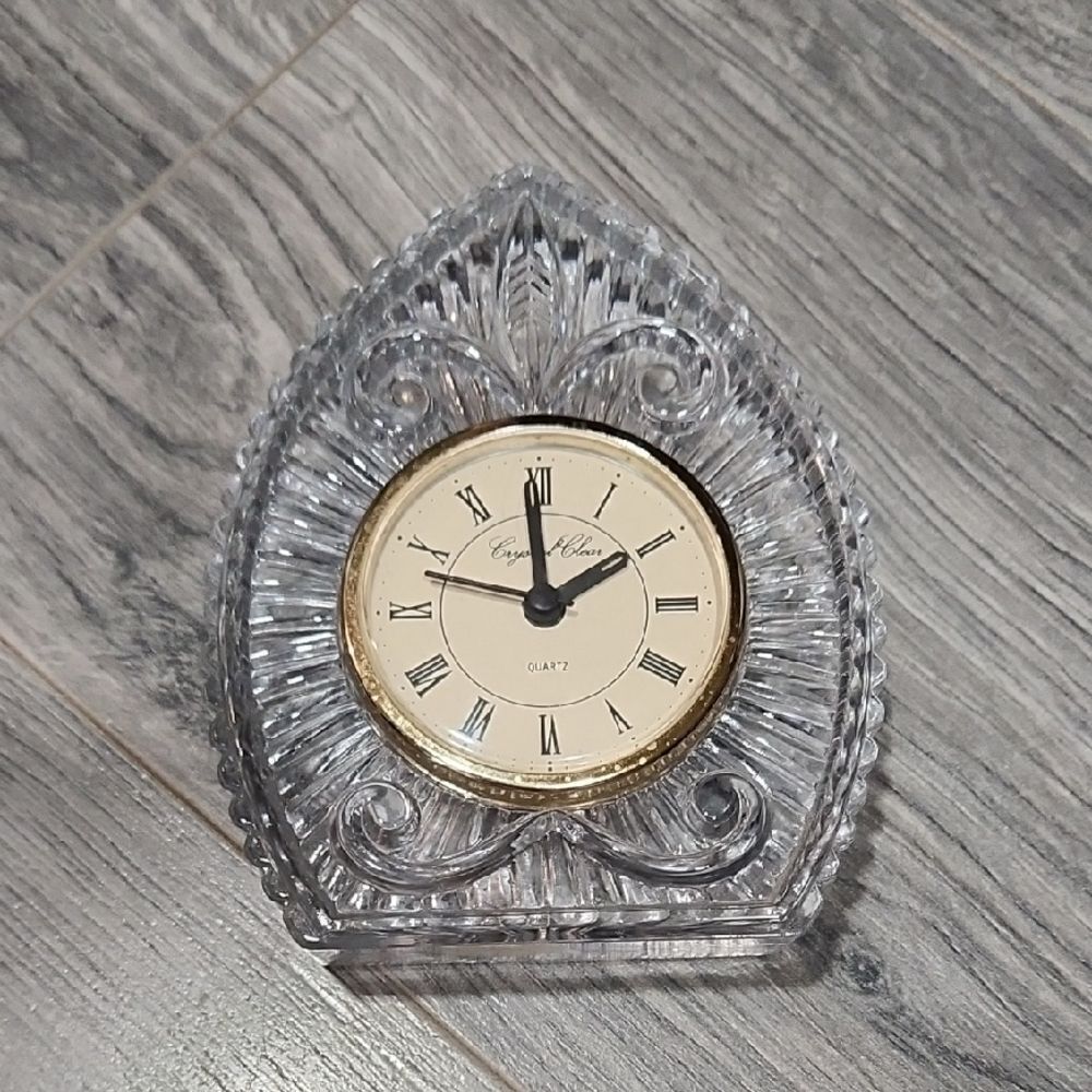 Vintage 24% Lead Crystal Quartz Small Clock